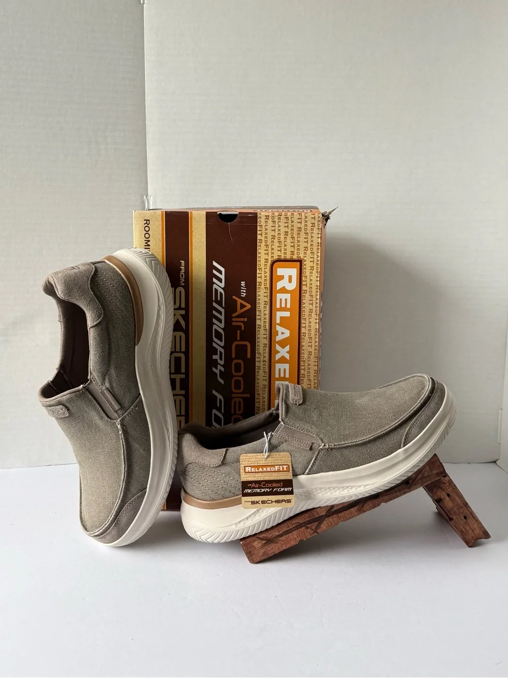 SKECHERS Hasting-Vigo 205366 Taupe Relaxed Fit Sneaker Shoes Mens 9 Canvas NEW